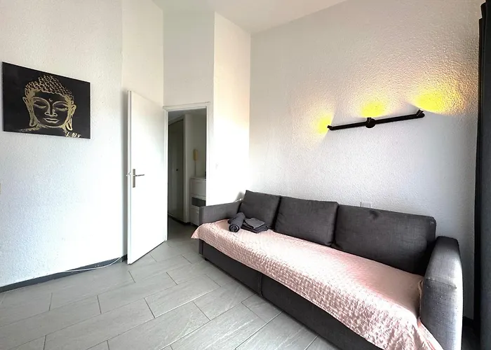 2 couchages vue Port piscine Le Cap d'Agde